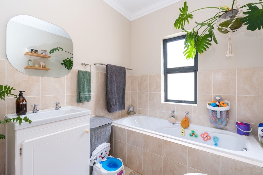 3 Bedroom Property for Sale in Royal Ascot Western Cape